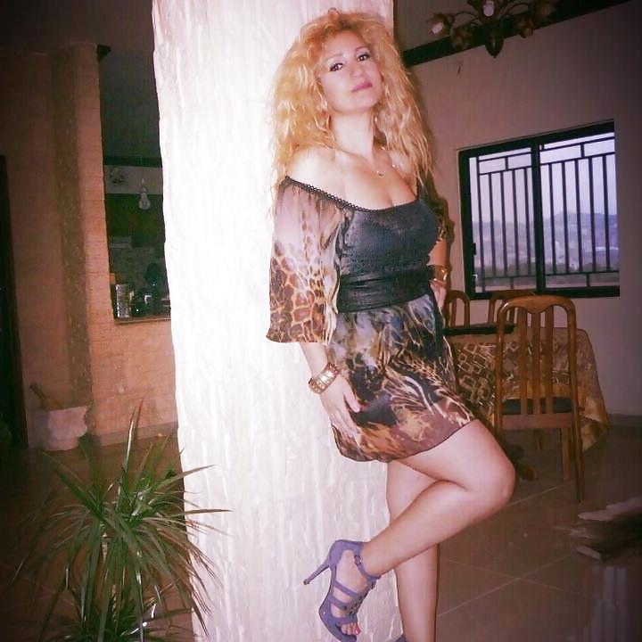 23P Arab Woman 409