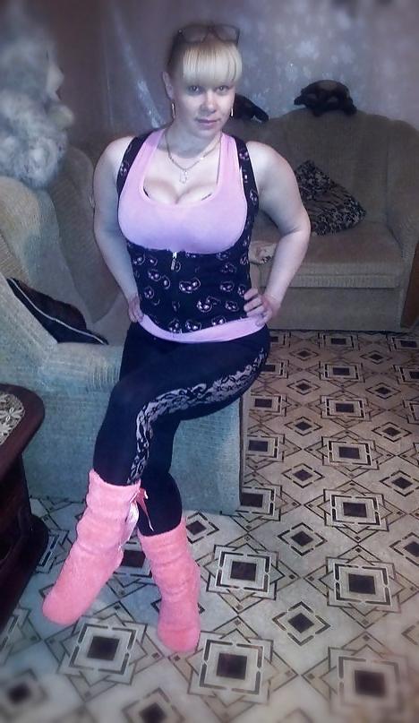 11P Busty Russian Woman 1935
