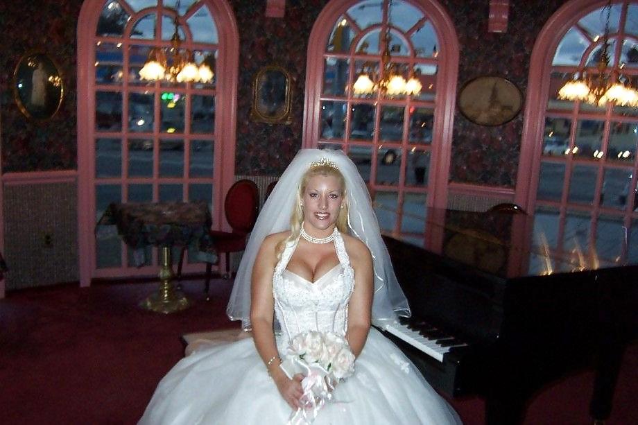 25P Naughty brides