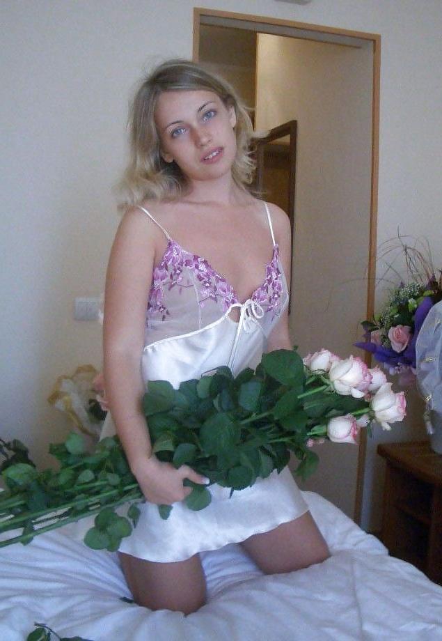 25P Naughty brides