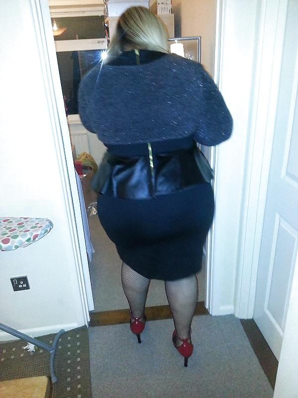 8P Comment to see chubby Lisa exposed
