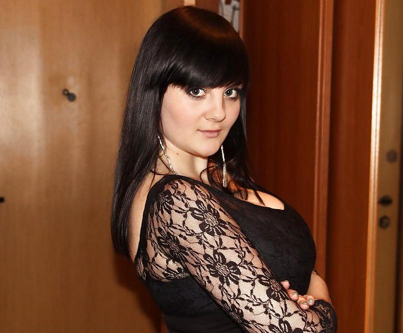 17P Busty Russian Woman 1922