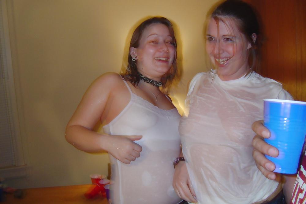 15P Wet Tshirt Contest
