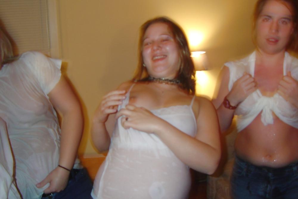 15P Wet Tshirt Contest