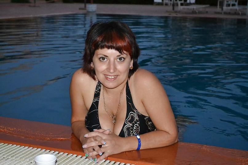 17P Busty Russian Woman 1920