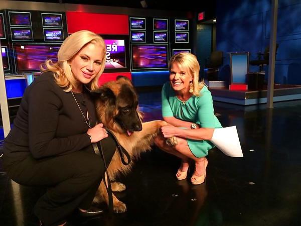 5P I want to see Fox New's Gretchen Carlson go black!