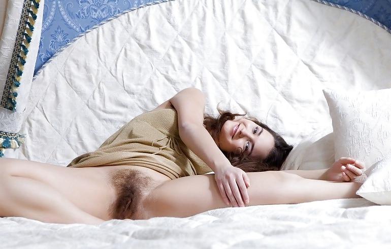 25P Bottomless and Hairy Flexible
