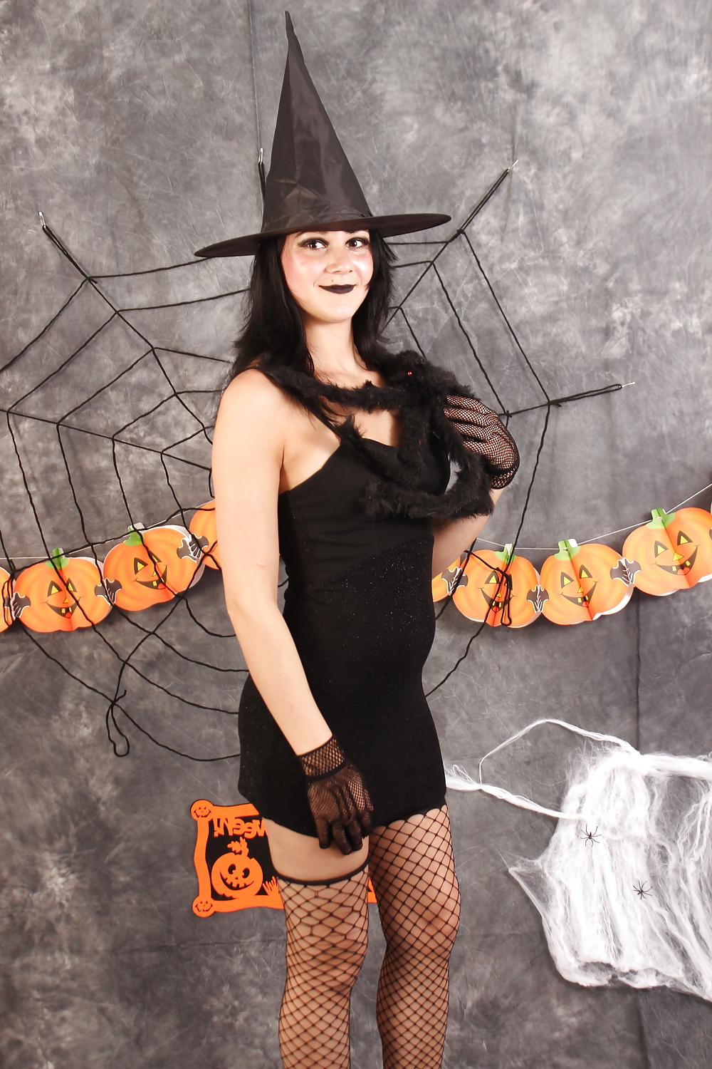 21P Happy Hallooween