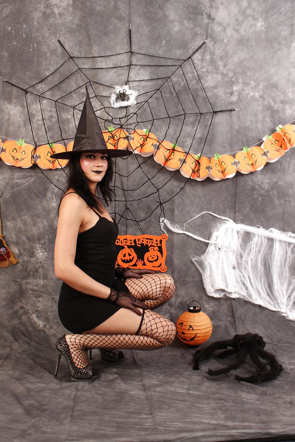 21P Happy Hallooween