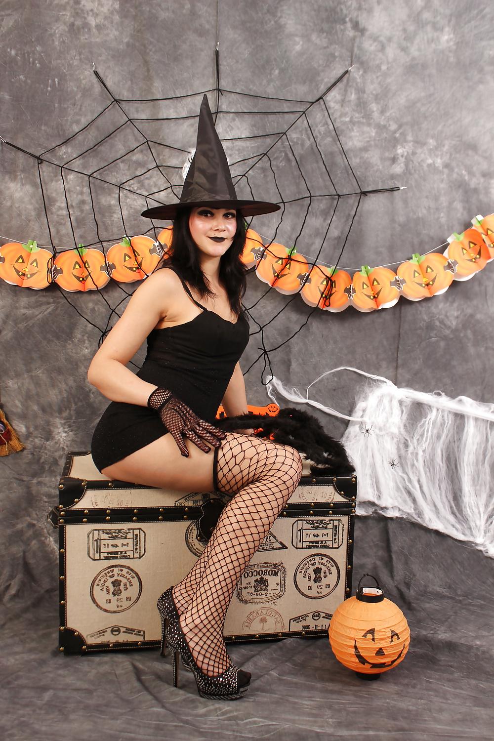 21P Happy Hallooween