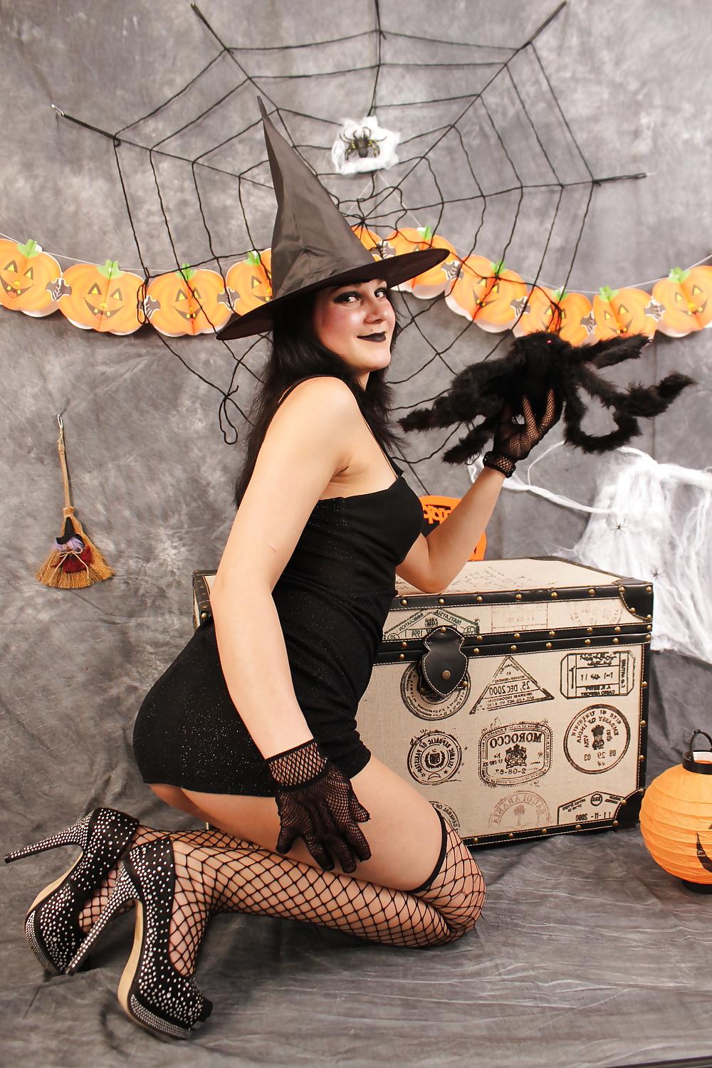 21P Happy Hallooween