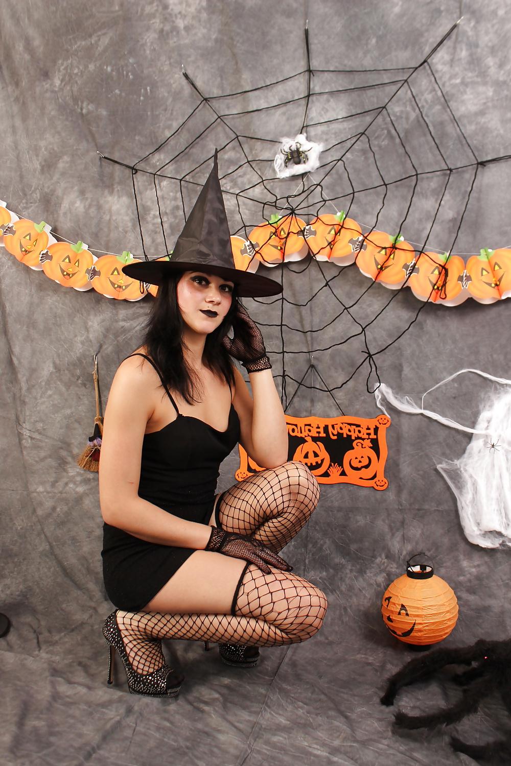 21P Happy Hallooween