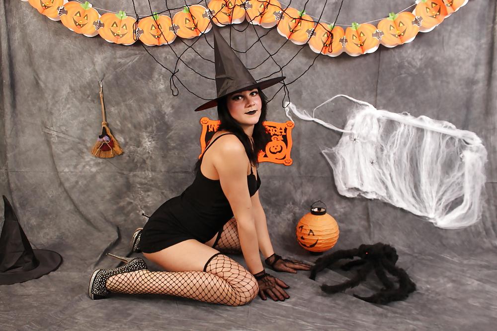 21P Happy Hallooween