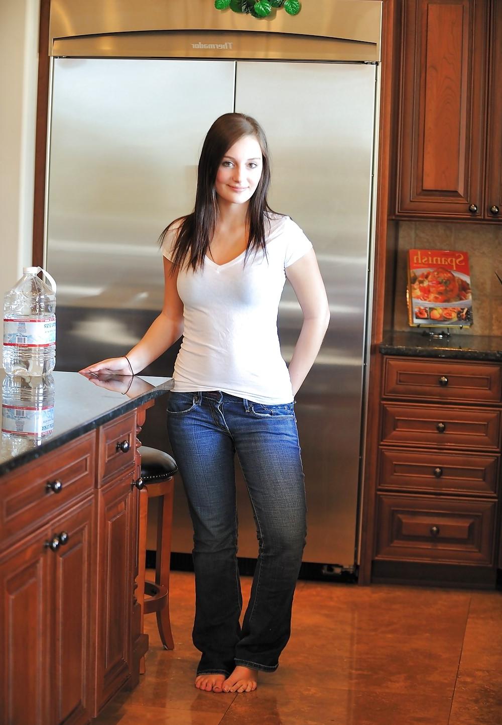 12P Beauty strips in kitchen (FTV Alley)