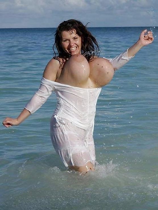 25P On the beach 15