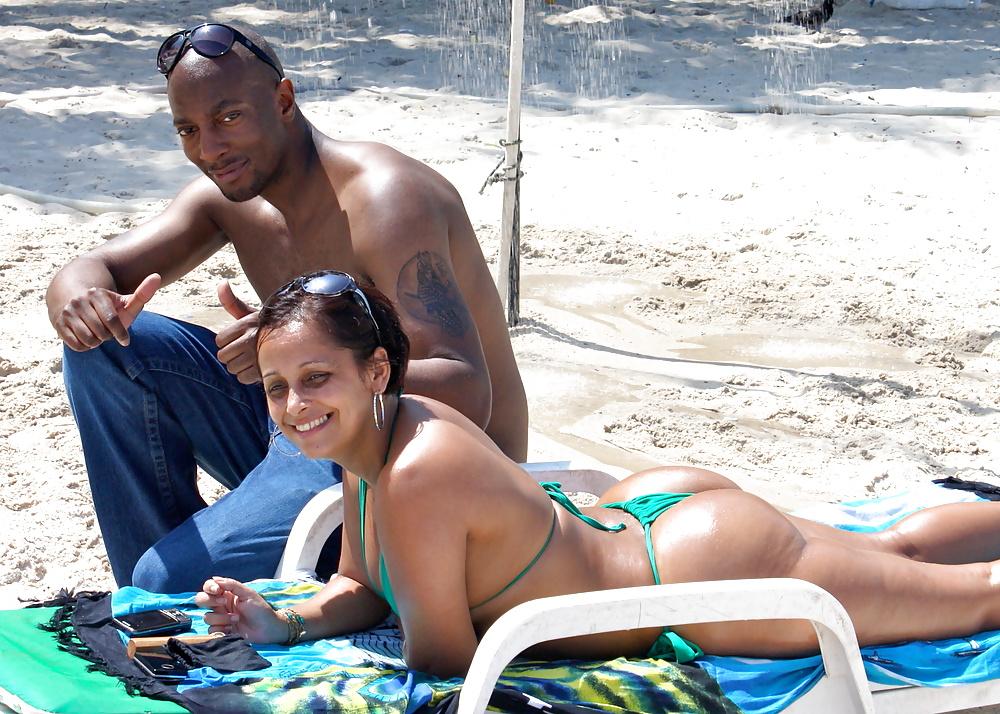 5P Latina & Black Guy