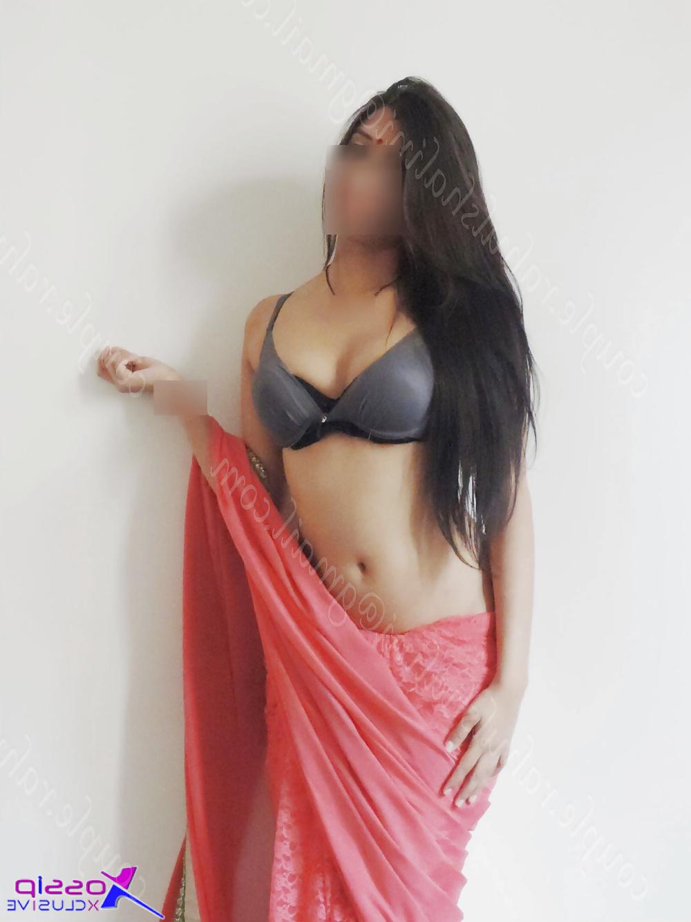 25P Desi fucking with white cpl4party