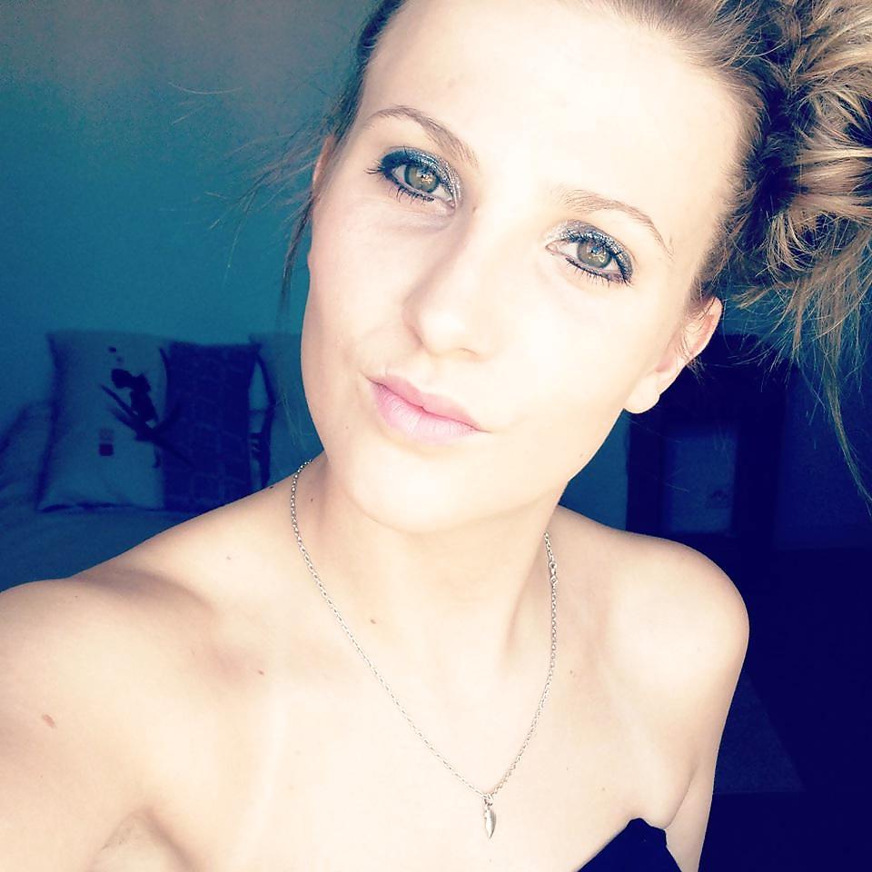 11P Pauline sexy woman