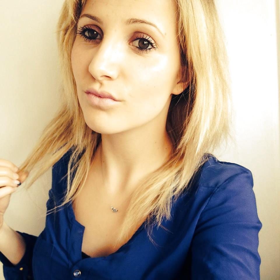 11P Pauline sexy woman