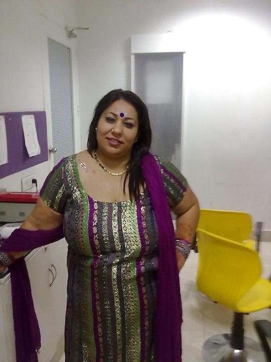 25P Desi Matures