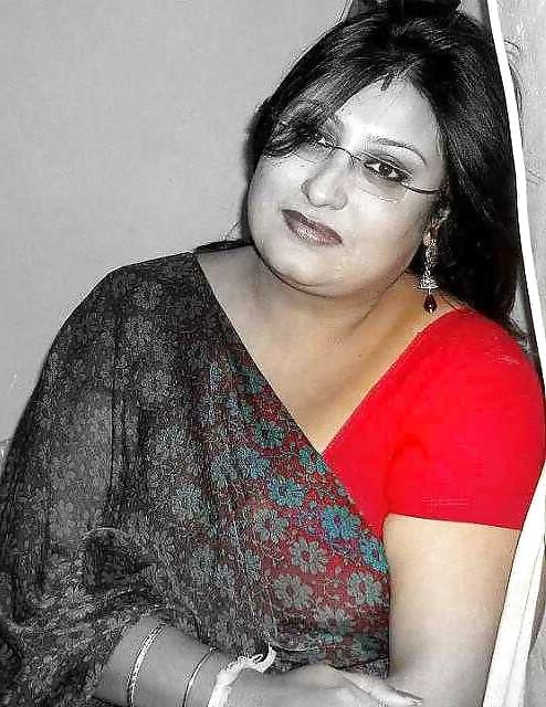 25P Desi Matures