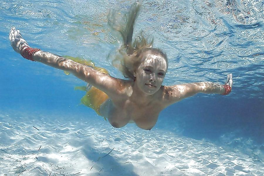 25P All Nude Babes, See their Glory