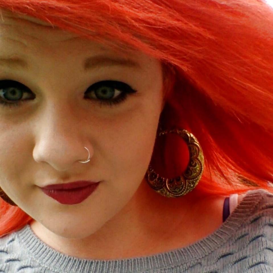 16P This girl loves getting on her knees and sucking cock