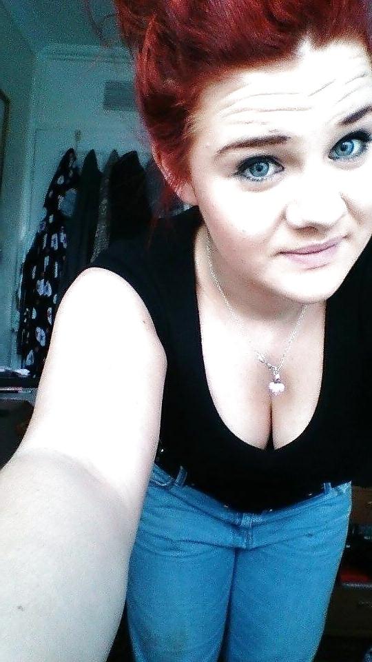 16P This girl loves getting on her knees and sucking cock