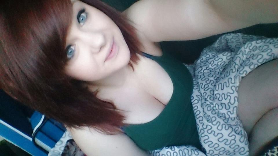 16P This girl loves getting on her knees and sucking cock