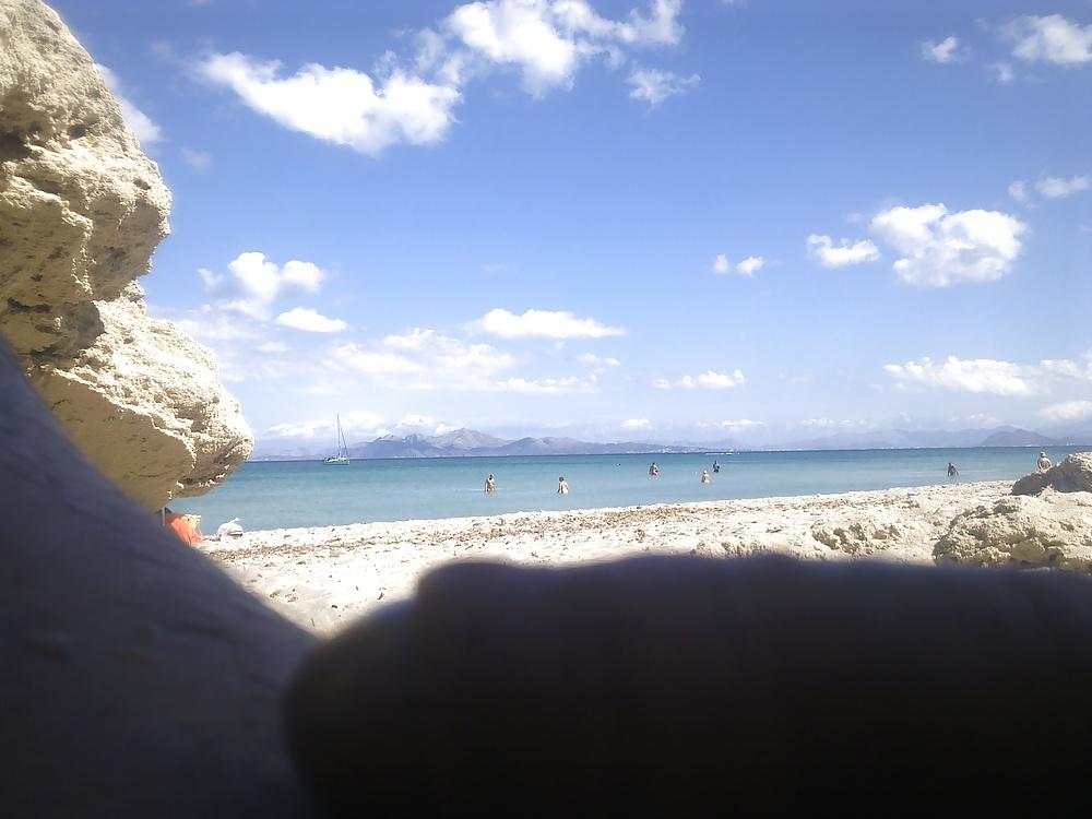 8P Naugthy on the beach