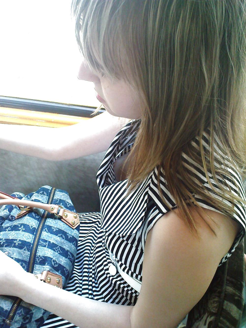25P Downblouse little titties