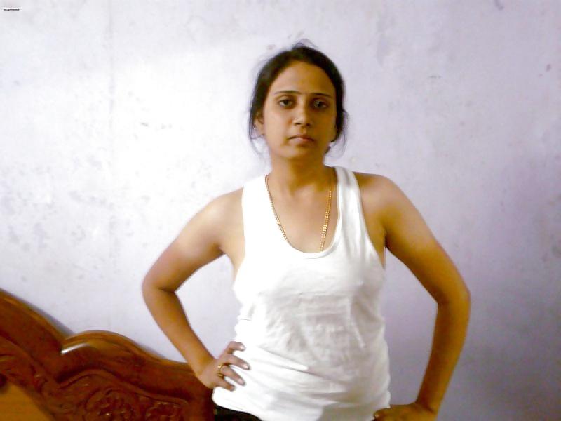 25P Desi sexies