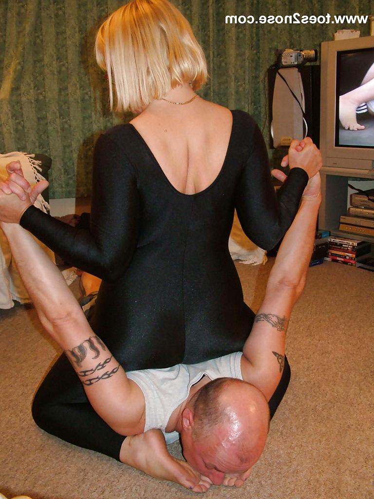 15P Mixed Wrestling with Foot Fetish