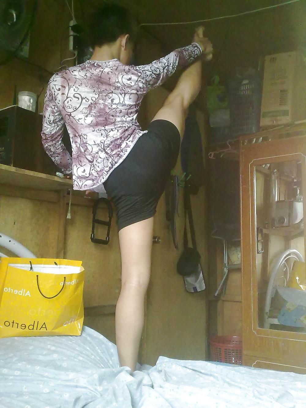 25P This Femboy is so Flexible
