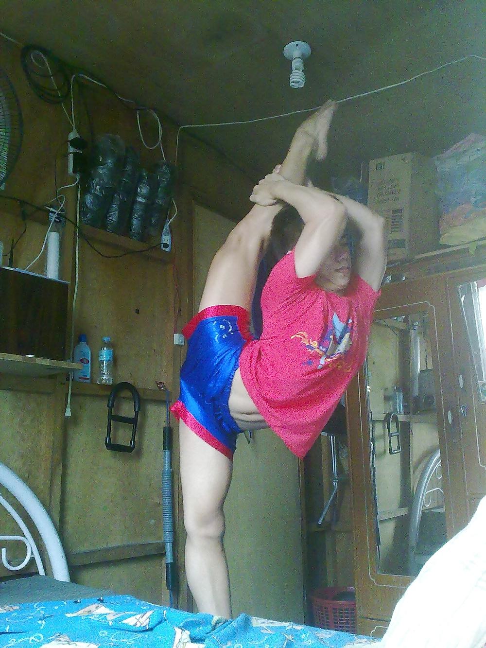 25P This Femboy is so Flexible