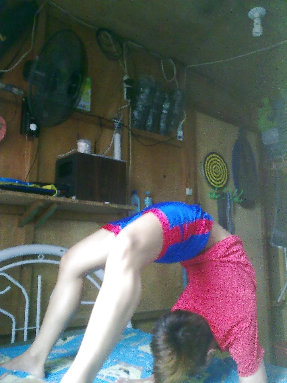 25P This Femboy is so Flexible