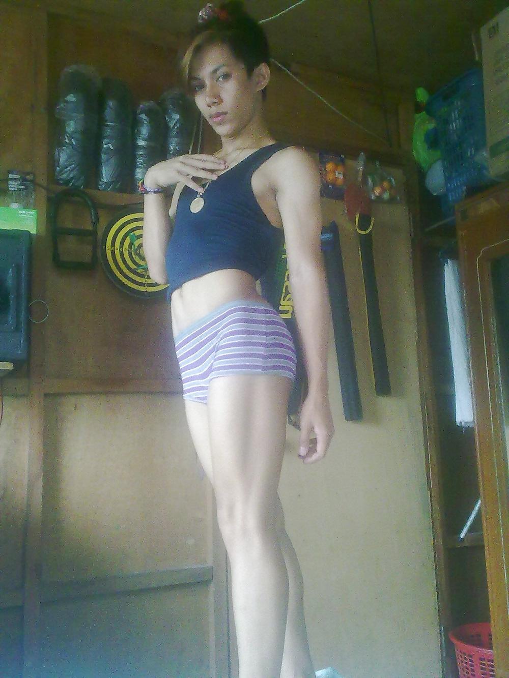 25P This Femboy is so Flexible