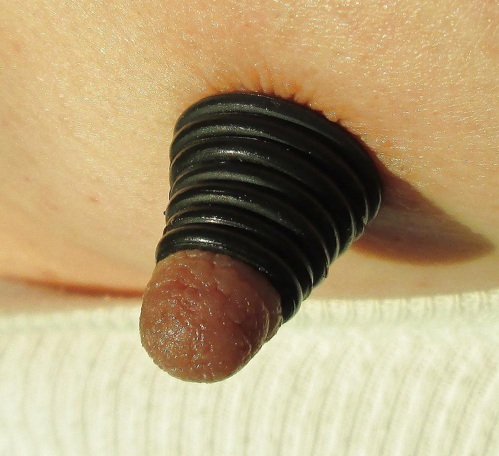 25P Guy has fun with his nipples