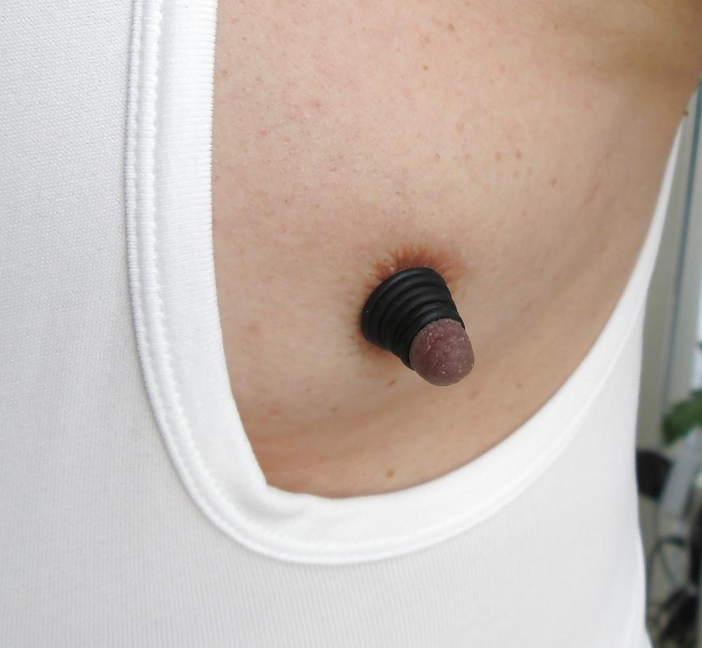 25P Guy has fun with his nipples