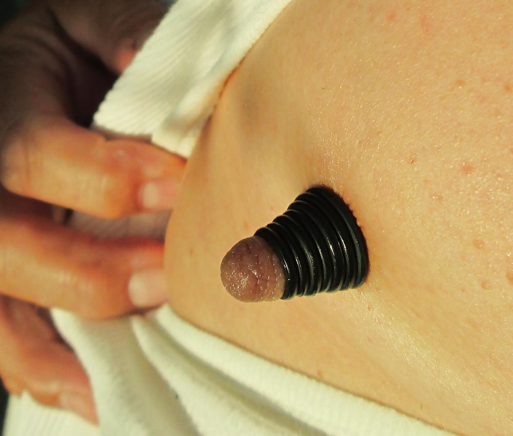 25P Guy has fun with his nipples