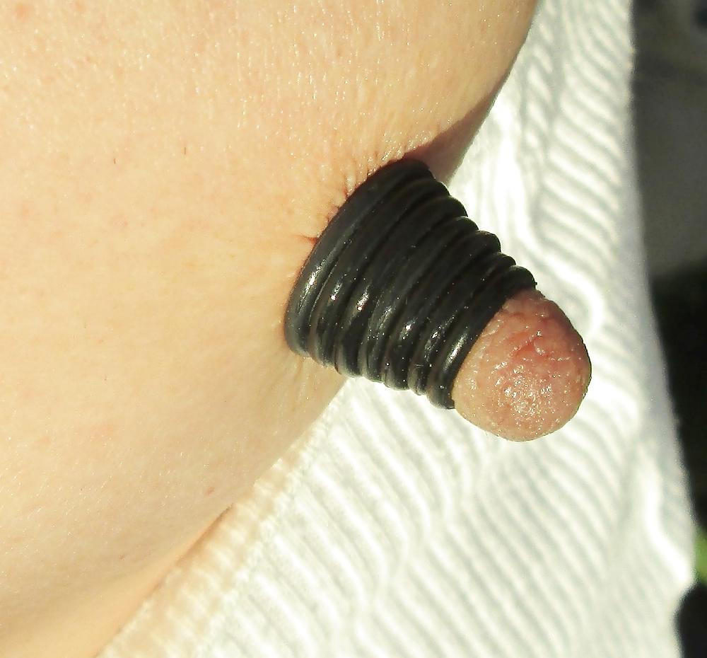 25P Guy has fun with his nipples