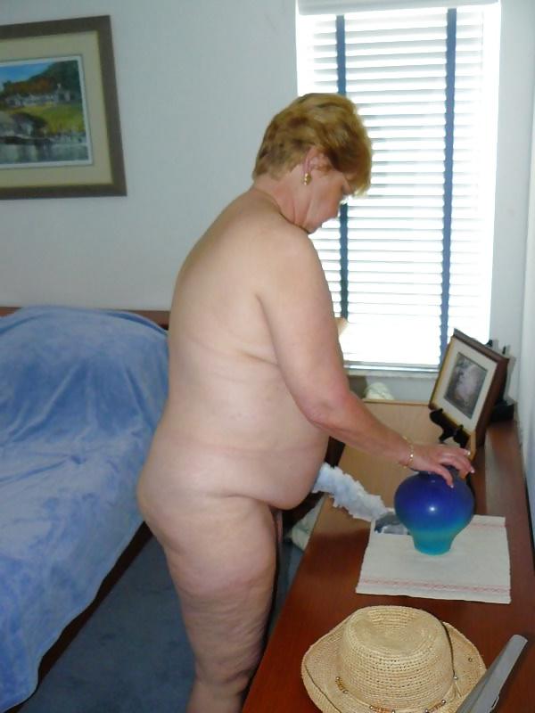 25P Hubby Shares Florida Wife With Friends