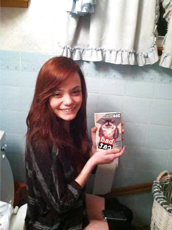 25P Girls Cought on Toilet