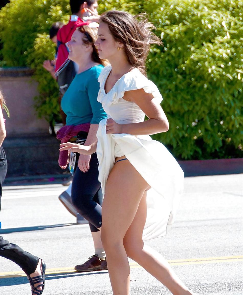 25P Upskirt and downblouse