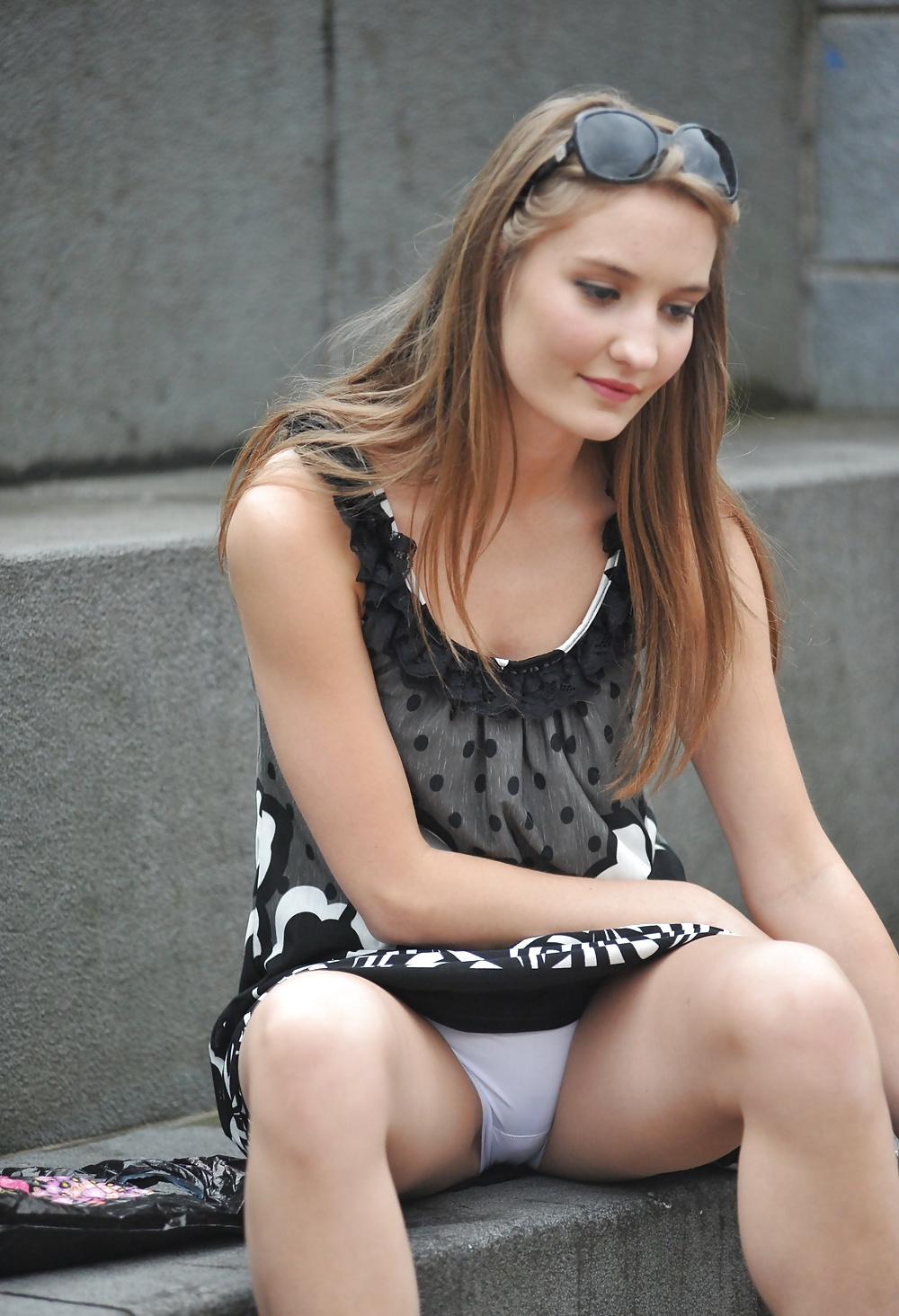 25P Upskirt and downblouse