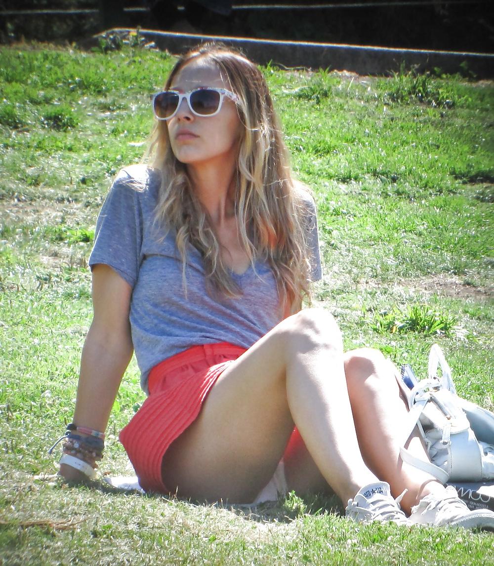 25P Upskirt and downblouse