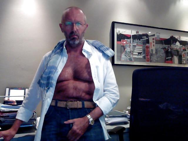 13P Italian mature man in office