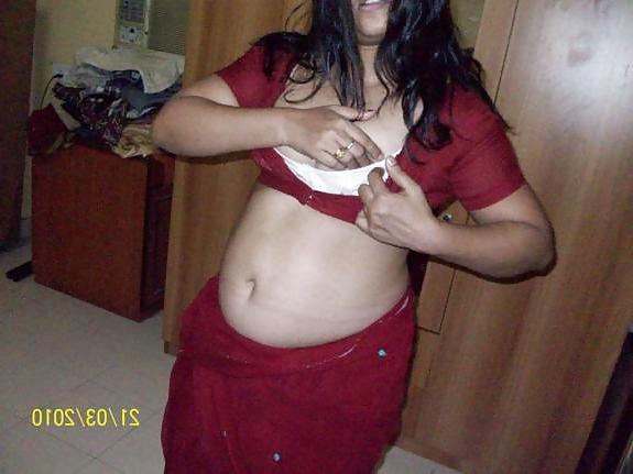 17P Desi Red Bhabhi