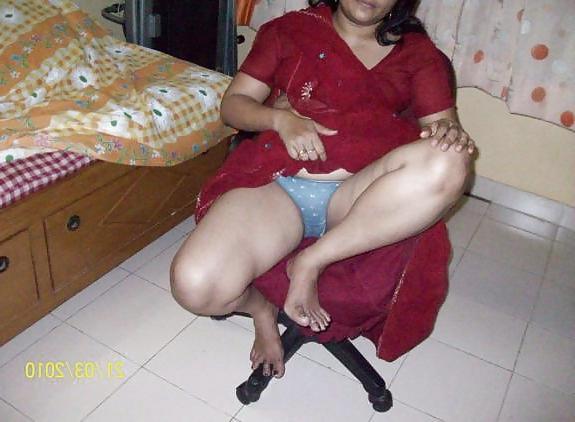 17P Desi Red Bhabhi
