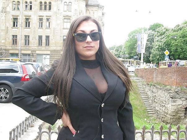 15P Busty Russian Woman 1829